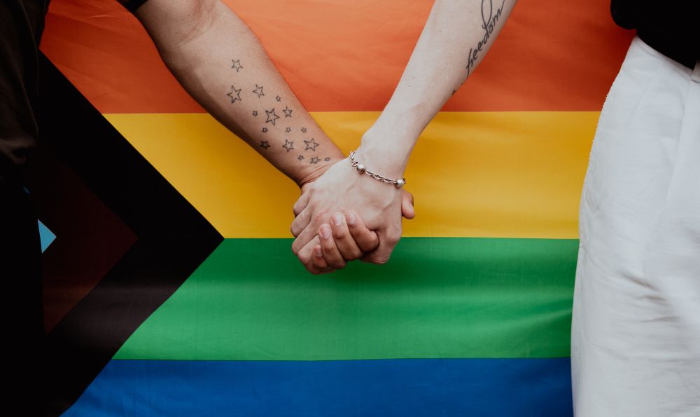 Best Gay Dating Services & Free Apps